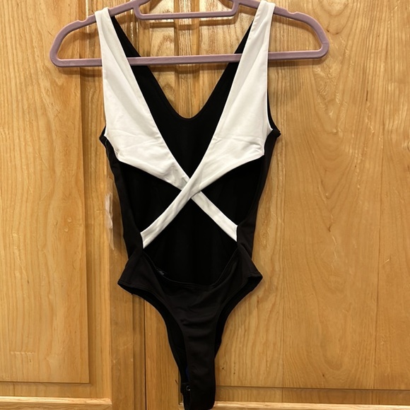 NWT! Good American Color Block Bodysuit - Picture 5 of 12